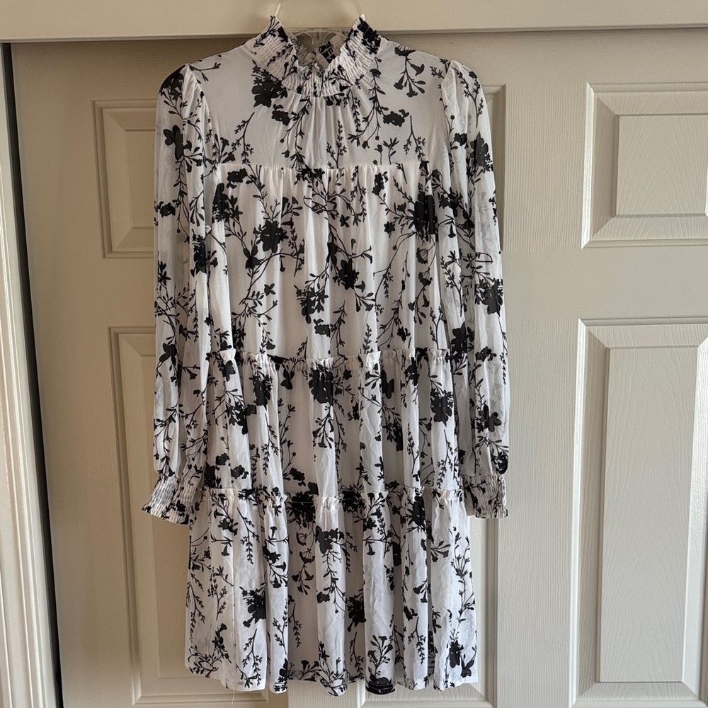Chic Black and White Floral Long Sleeve Dress